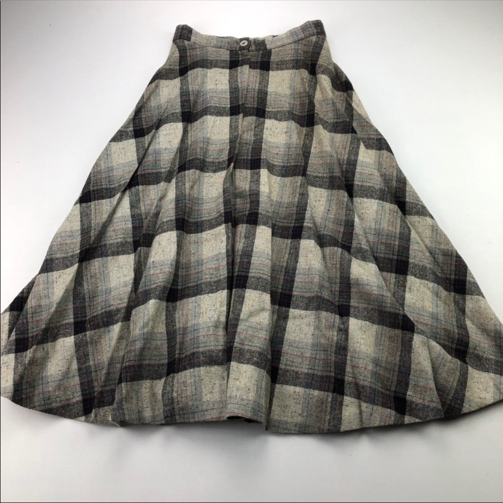 intage Wool Black, Gray & Multi Color Plaid Skirt - Picture 5 of 8